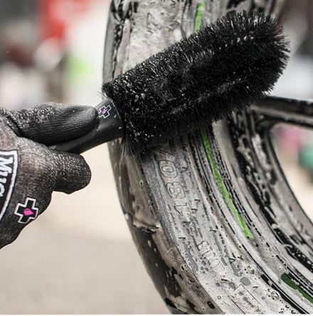 1748247874 Muc Off Wheel Component Brush 2.png