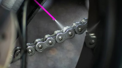 1748329303 02 Dry Chain Lube Pdp Highlight 950x Crop Center 900x503 1.jpg